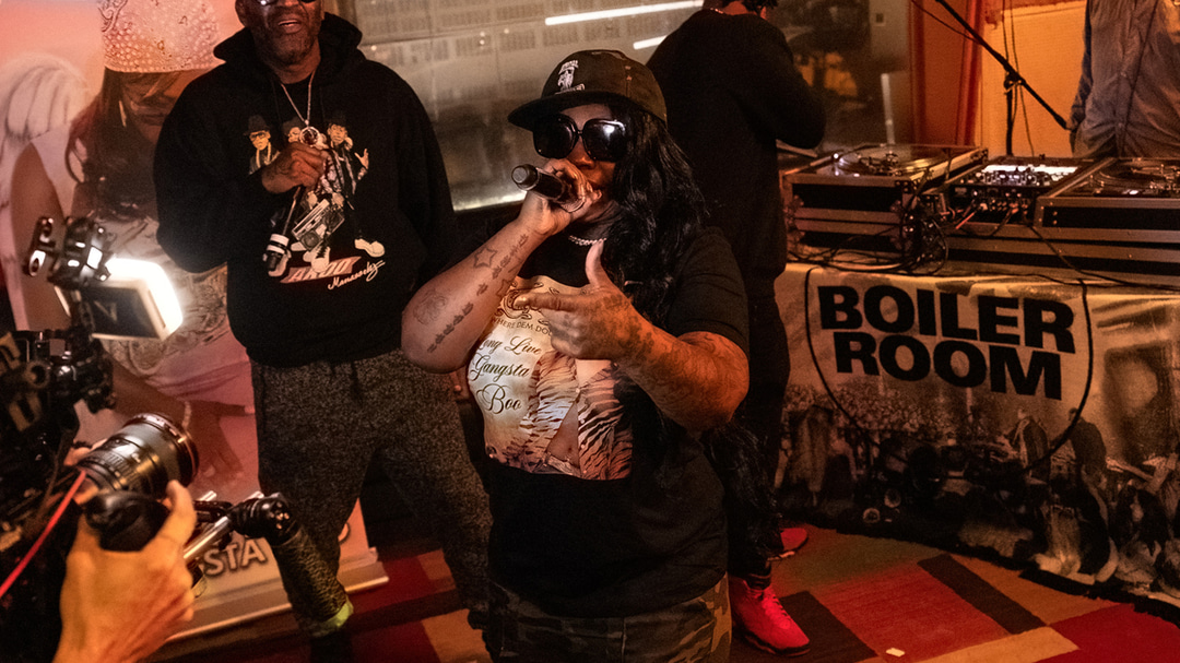 Photo of set La Chat.