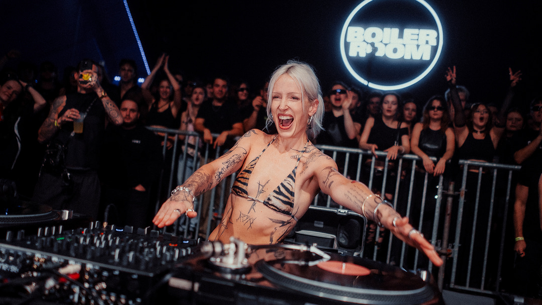 Photo of set Laure Croft.