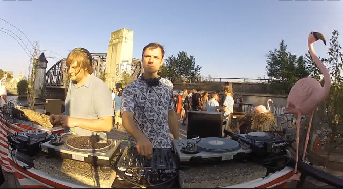 Photo of set Peak & Swift.