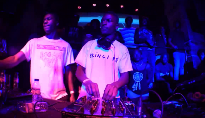 Photo of set Blacksea Não Maya.