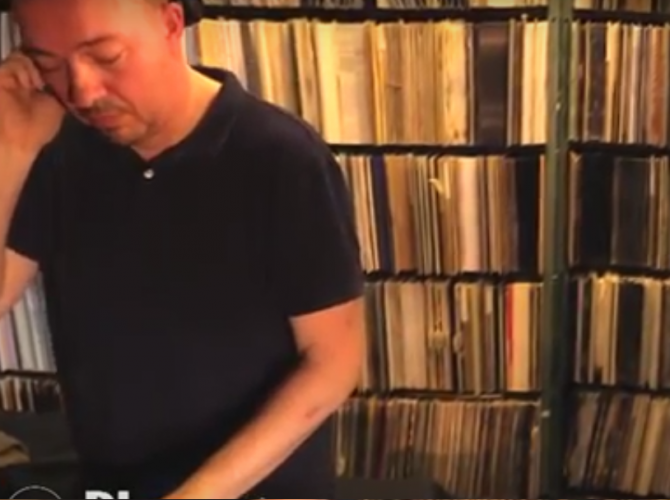 Photo of set Marc Schneider.