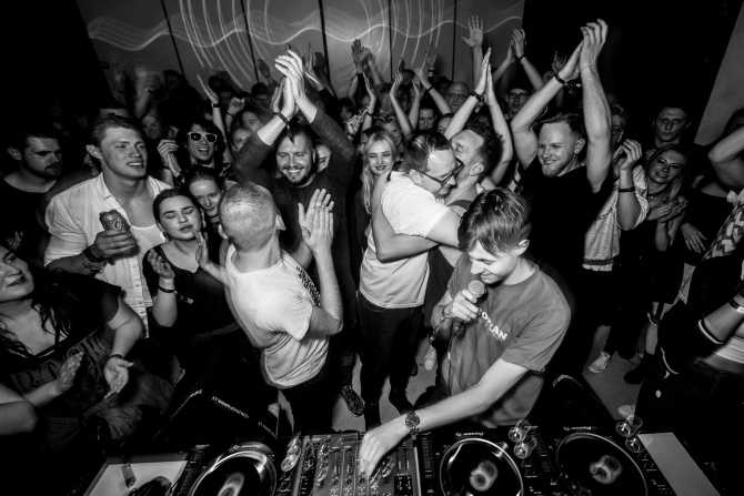 Photo of set Ernestas Sadau & Roman Sputnik (Digital Tsunami).