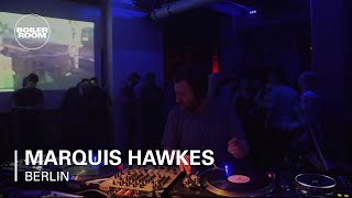 Photo of set Marquis Hawkes.