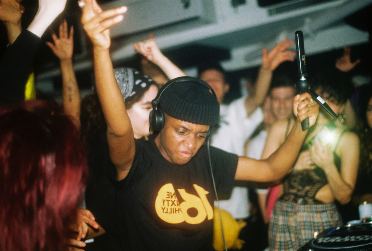 Photo of set Sherelle.