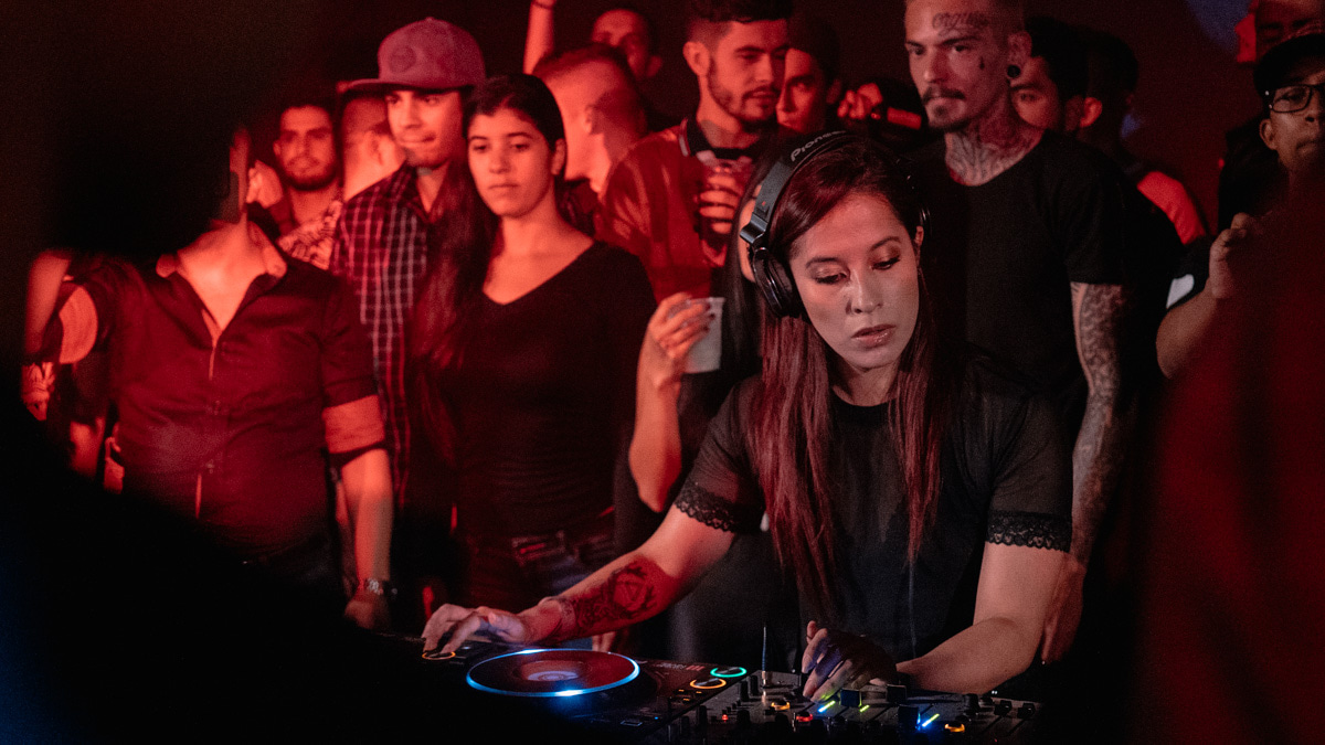 Photo of set Aleja Sanchez.