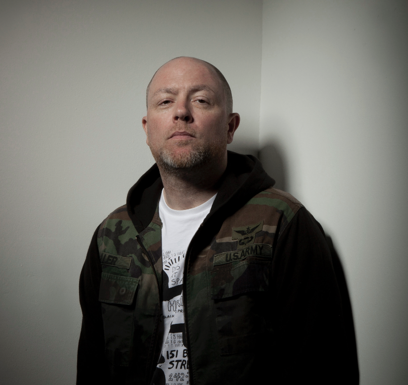 Photo of set Ben Sims.