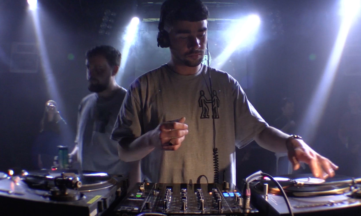 Photo of set Daire Carolan B2B Sonel Ali.