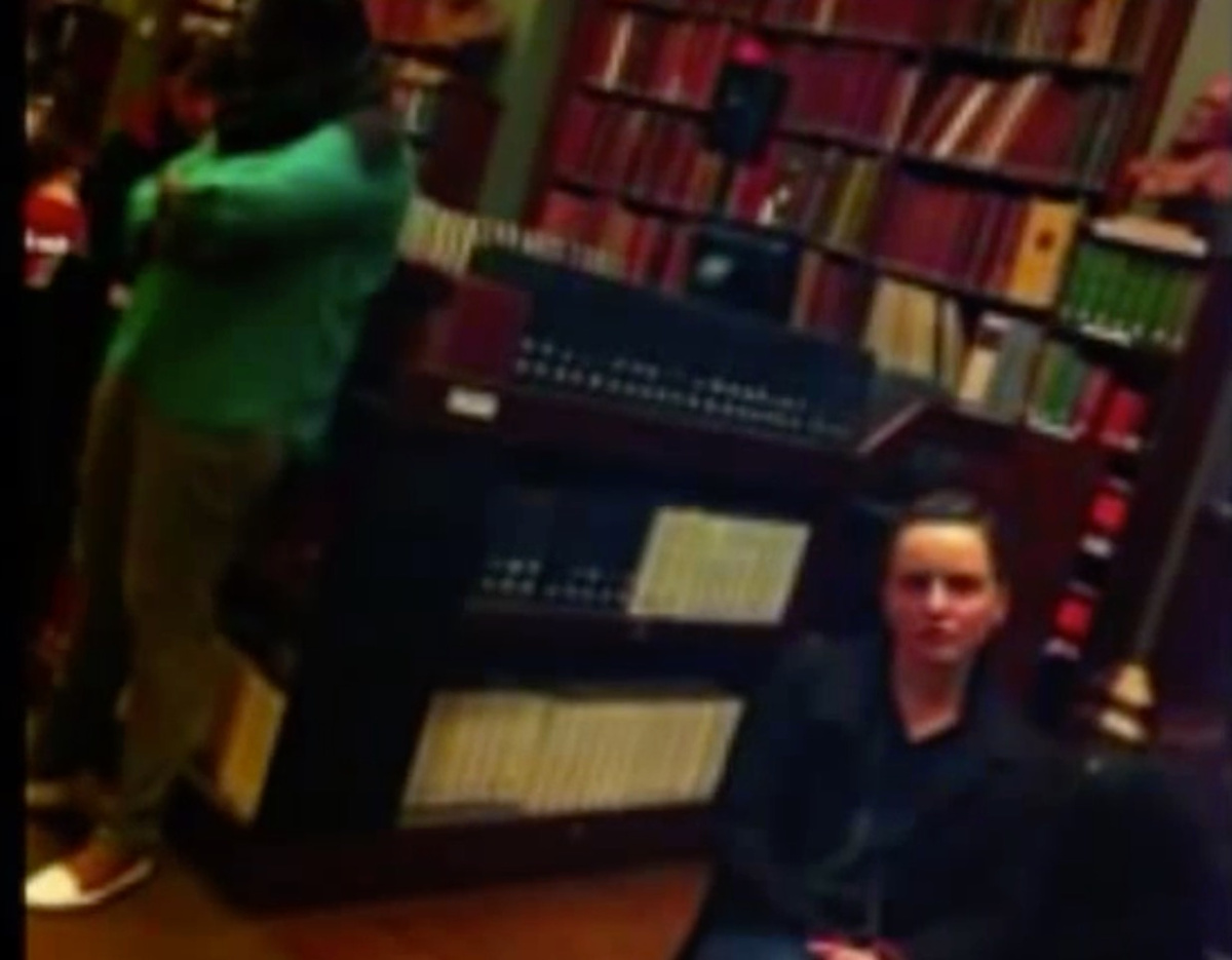 Photo of set Steven Warwick (Heatsick).