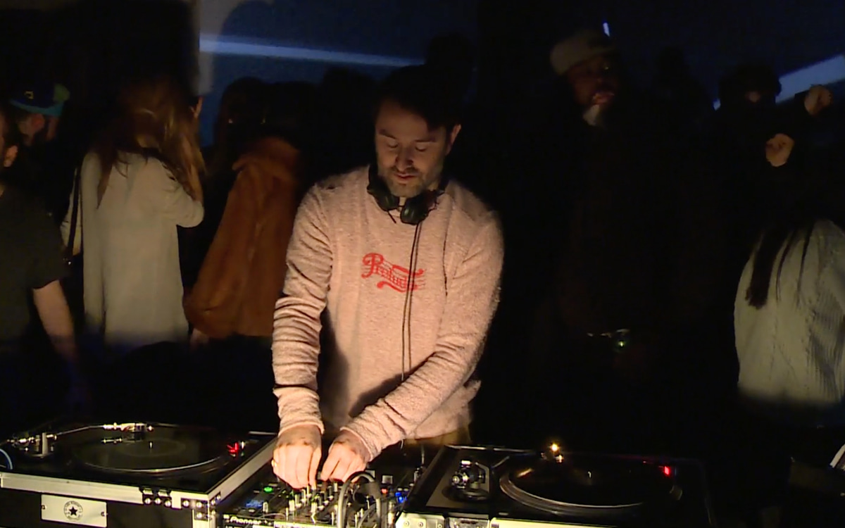 Photo of set The Mole.