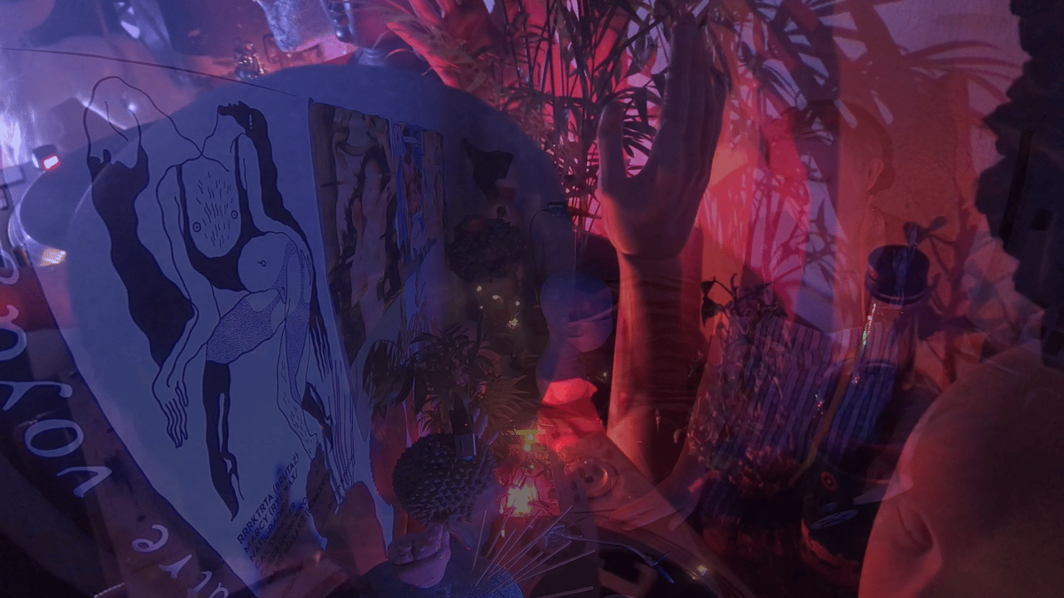 Photo of set Marie Malarie.