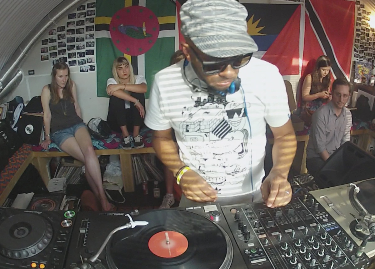 Photo of set Nightmares On Wax.