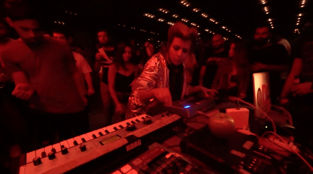 Photo of set Liliane Chlela.