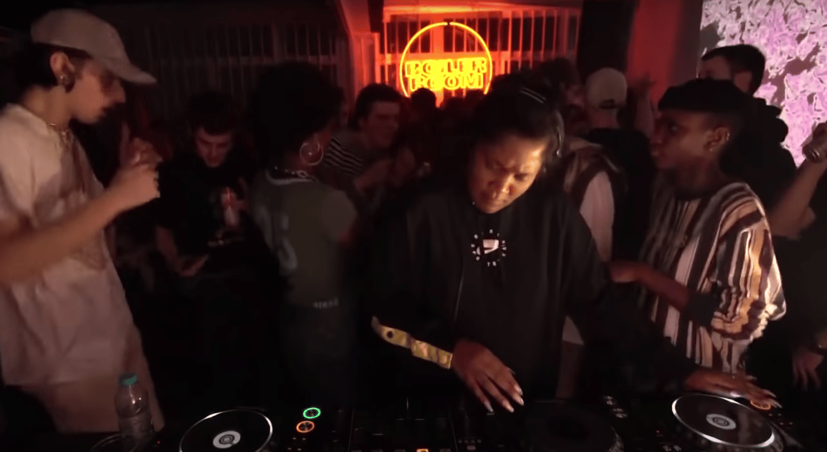 Photo of set Cooly G.