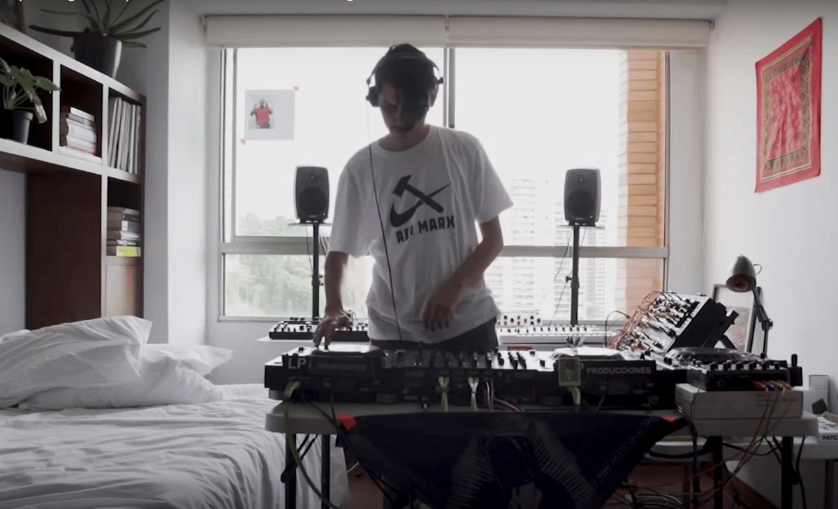 Photo of set Verraco.