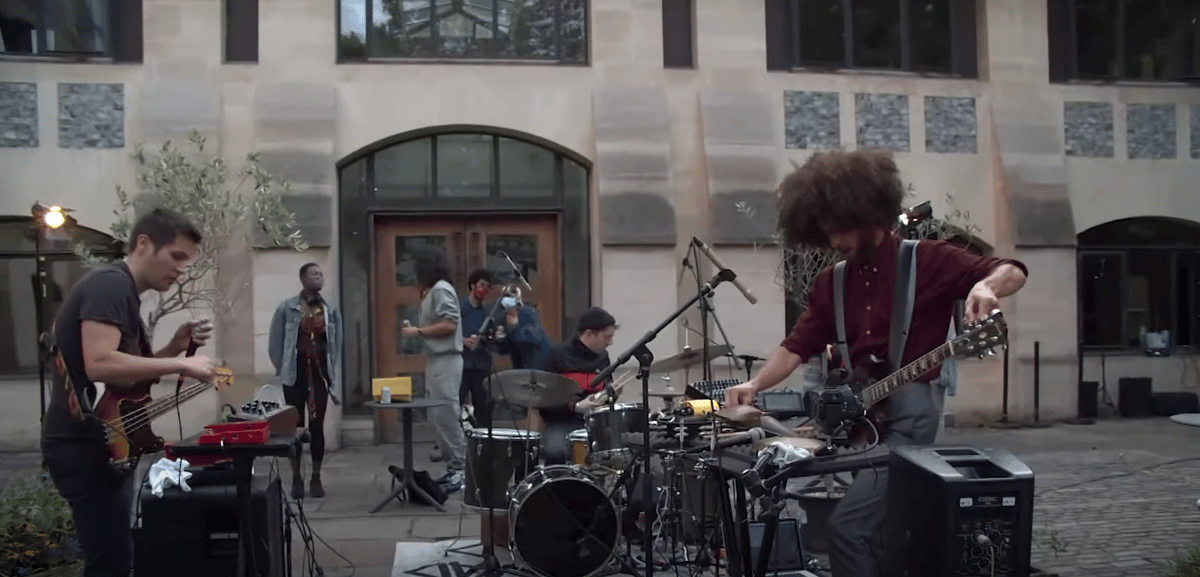 Photo of set MADMADMAD.