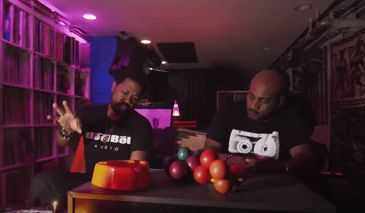 Photo of set Ron Trent.