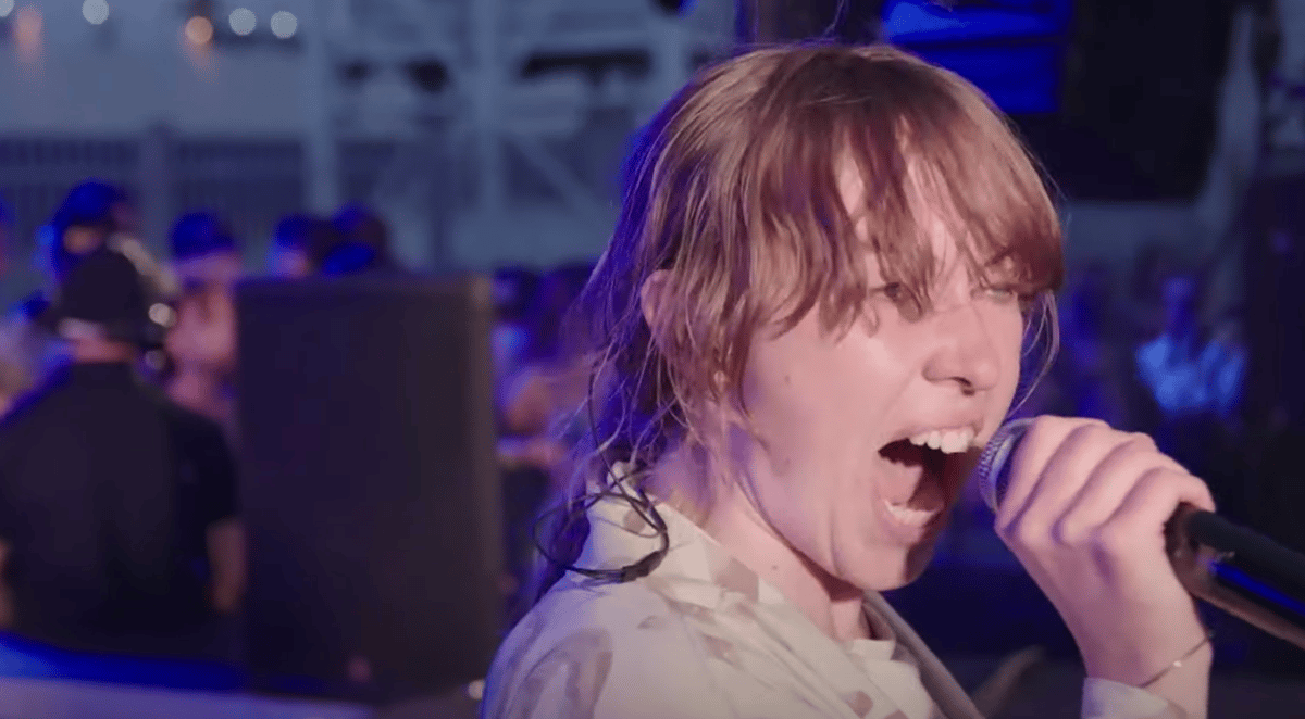 Photo of set Vanessa Worm.