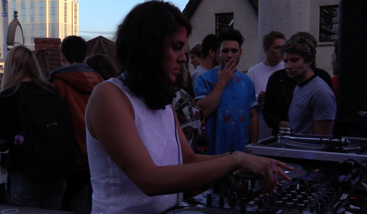 Photo of set Shanti Celeste.