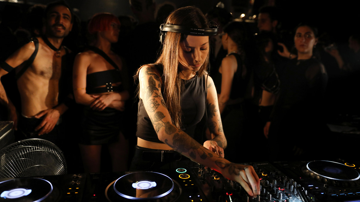 Photo of set Chloe Lula.