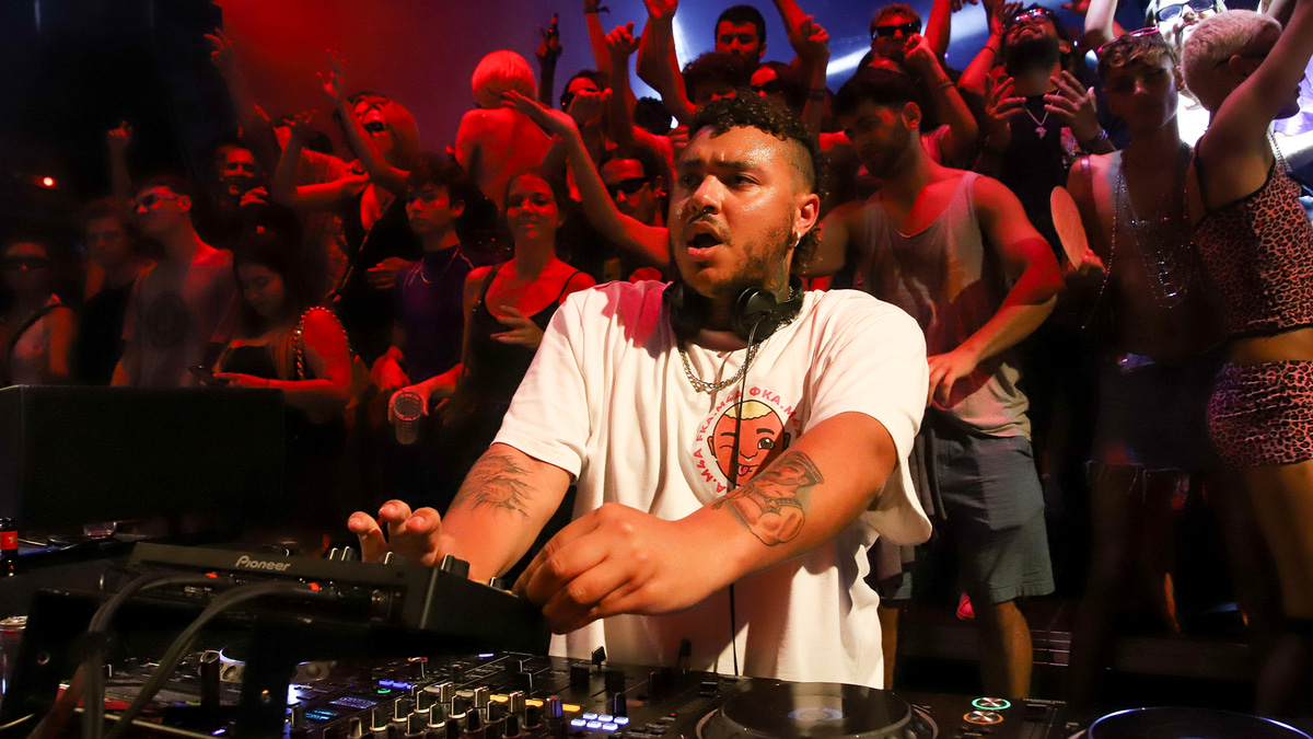 Photo of set FKA.m4a.