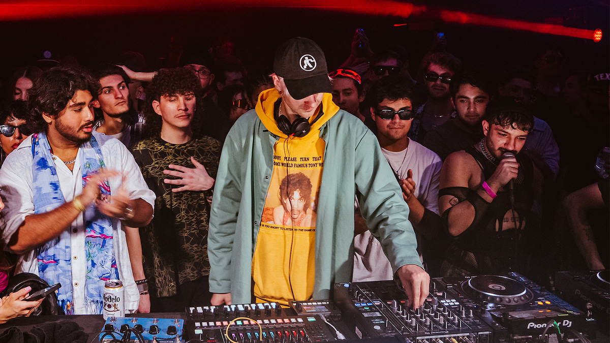 Photo of set Gaussian Blur.