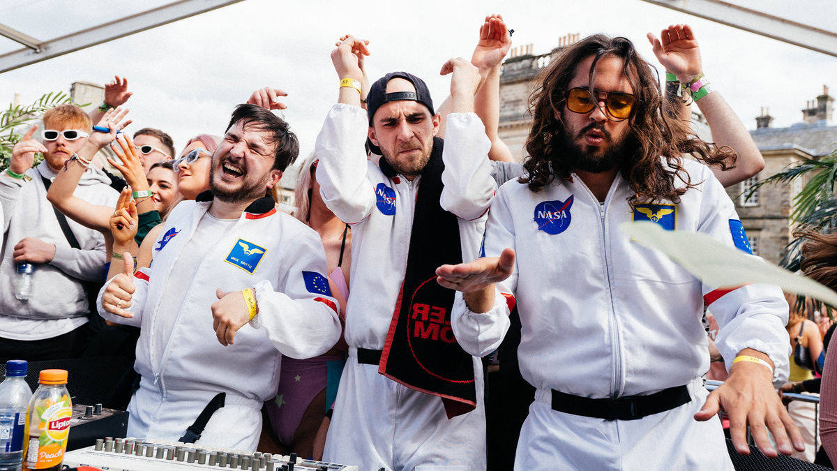 Photo of set Oden & Fatzo.