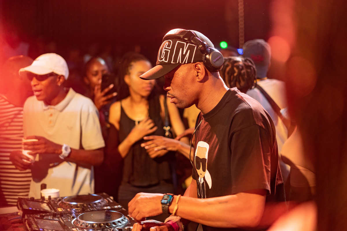 Photo of set DJ Stokie.