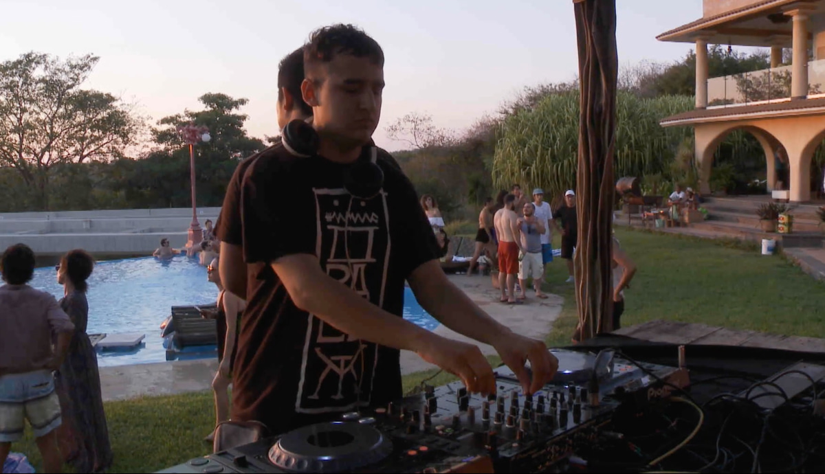 Photo of set DJ Tetris.