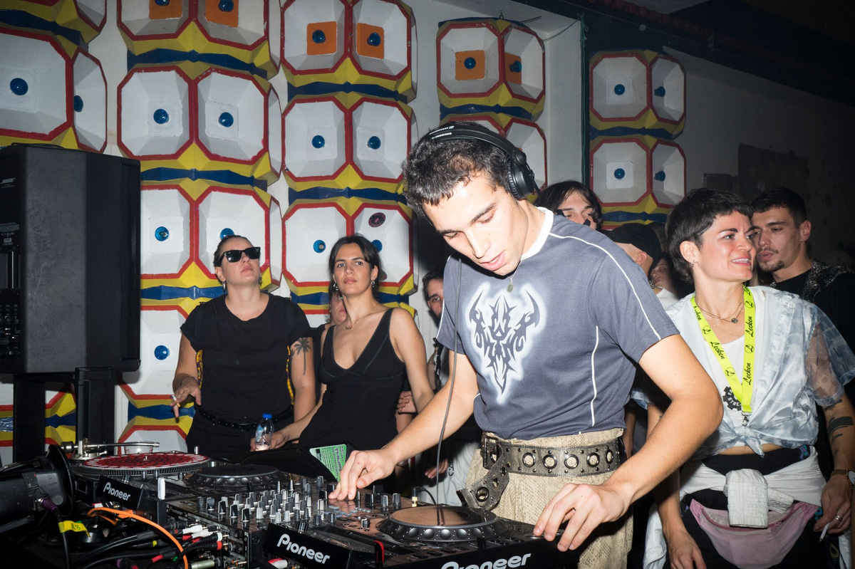 Photo of set VIEGAS.