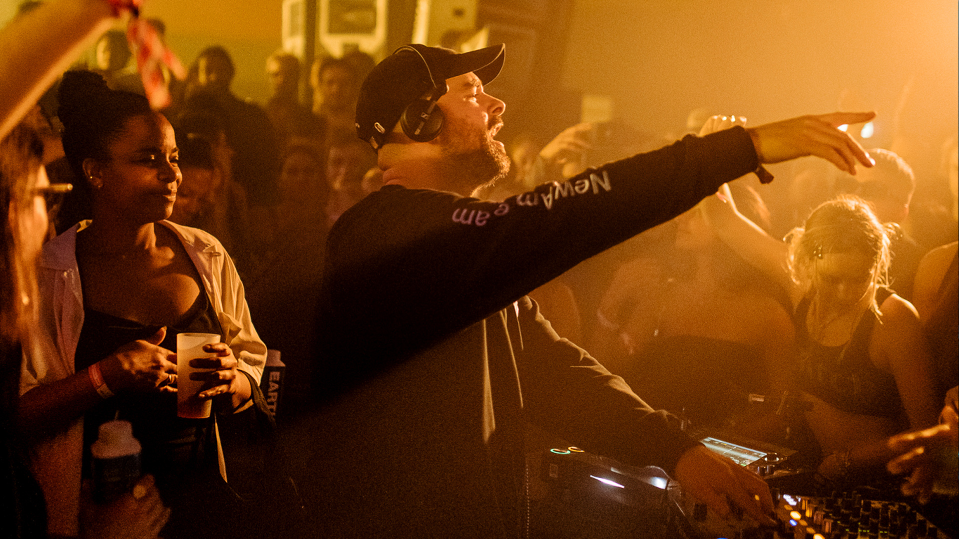 Photo of set Lenzman.